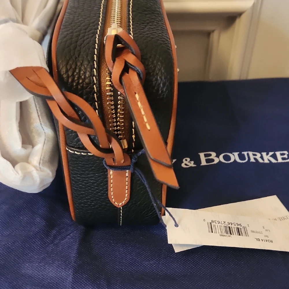 Dooney & Bourke Pebble Grain Camera Bag - Picture 7 of 9